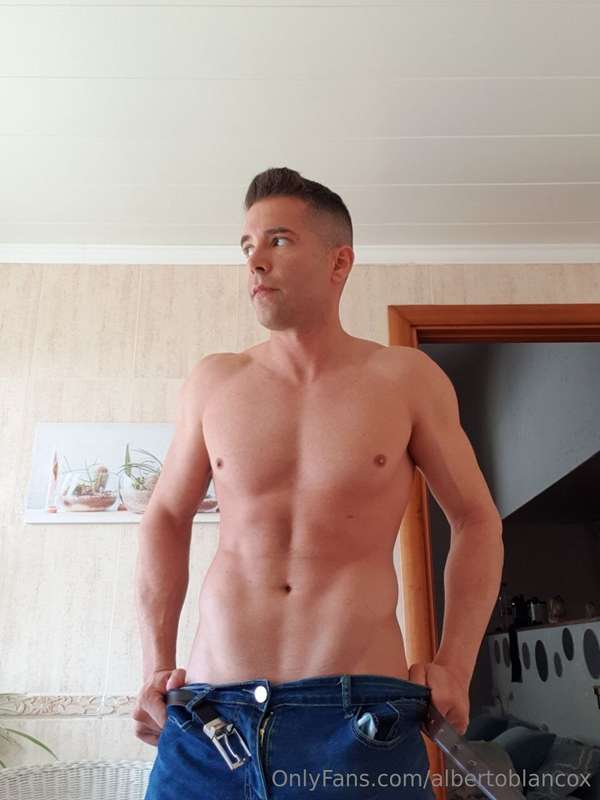 Que te parece mi cuerpo?? 🙈😜

What do you think of my body? .. 3