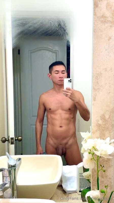 Good morning! ☀️ 
Shower with me ? 😋 1
