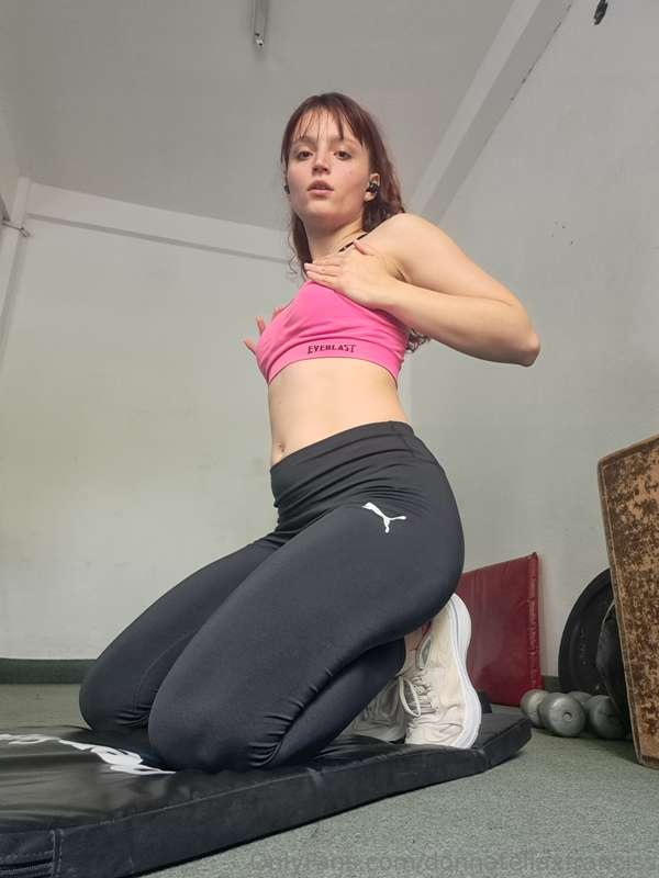 Good morning! DID I'VE JUST SHOWED MY TITS ON PUBLIC? yes I .. 5