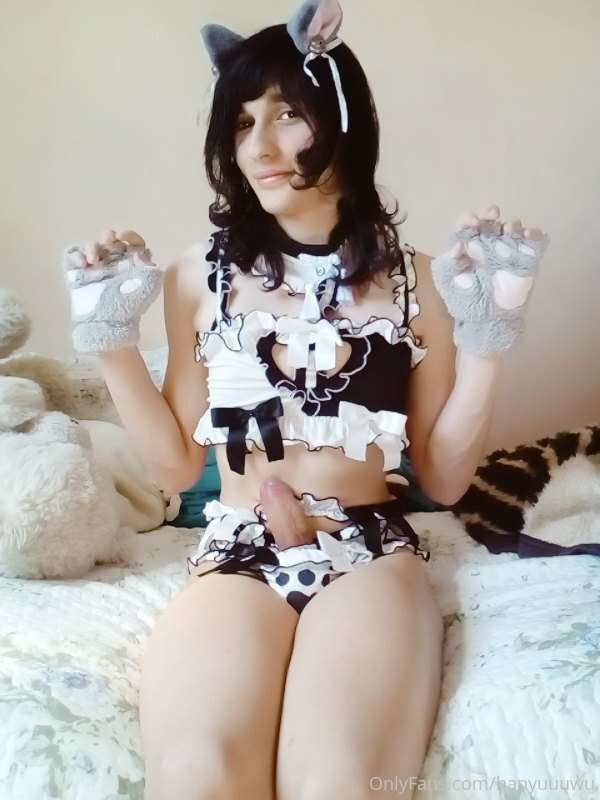 Nyaaan~ >w 26