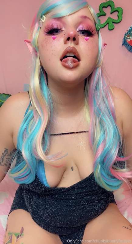 More Chubby Elf 🧝‍♀️ ehehe too cute
swipe to see my cat phot.. 27