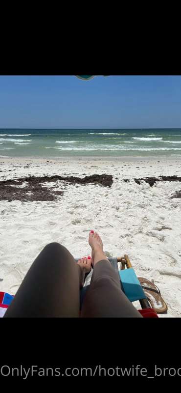 I’m so ready to be back on the beach!! Ugh!! 👸🏻♠️🖤😘 2