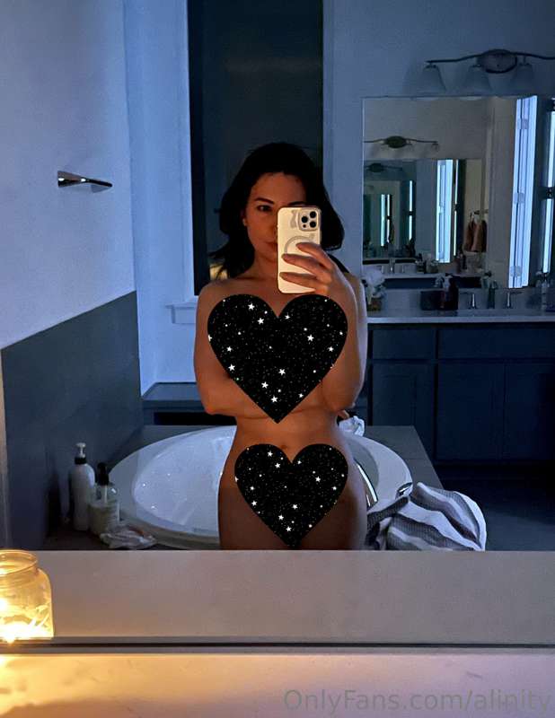 I get so ***horny*** when I make content 💦 Knowing that I'm .. 1