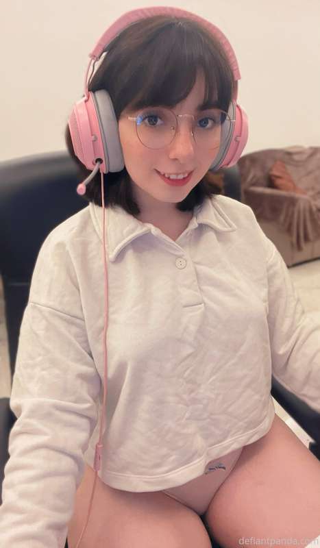 hii gaming with some friends rn 😄 they did ask me what the h.. 3