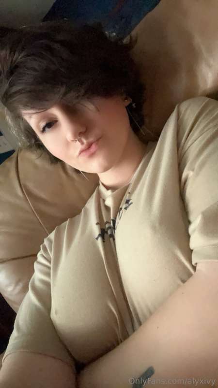 Big shirts can be sexy~