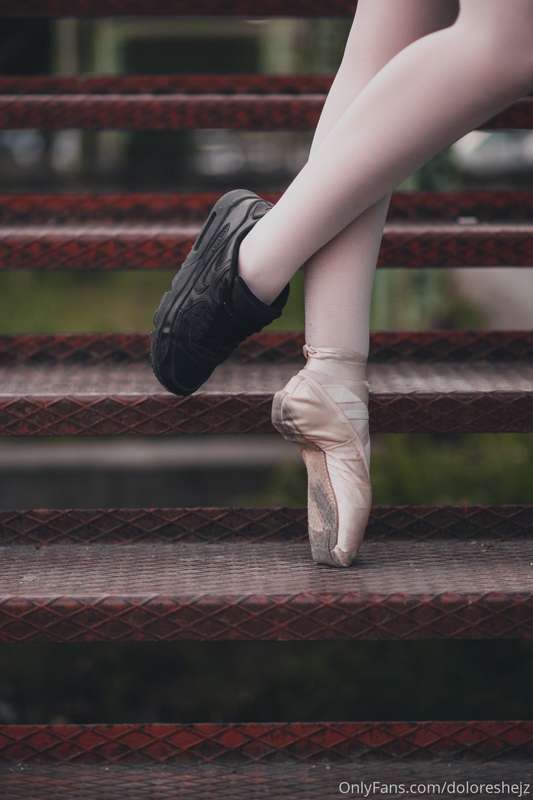 'Even when she walks one would believe that she dances' 🩰 I .. 1