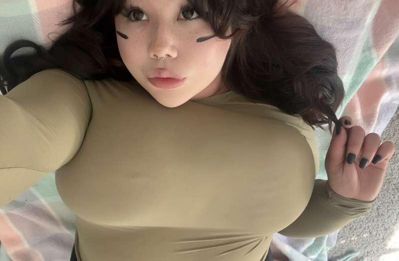 i love my tight see through shirts :p you can see my huge yi.. 5
