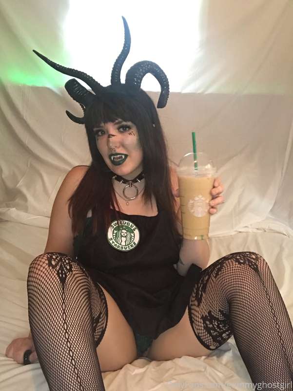 You’ve heard of Goth IHOP and Catgirl Chipotle, but what abo.. 23