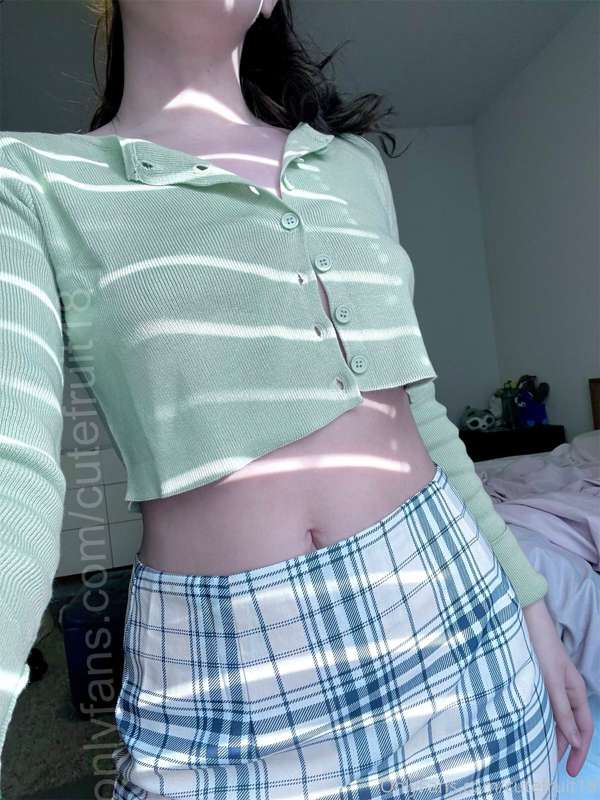 this outfit makes me feel like a slutty librarian 📚 1
