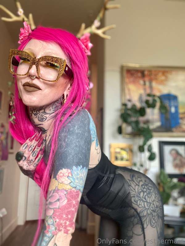 happy halloween 🎃 watch me ignore you with a great view ;)