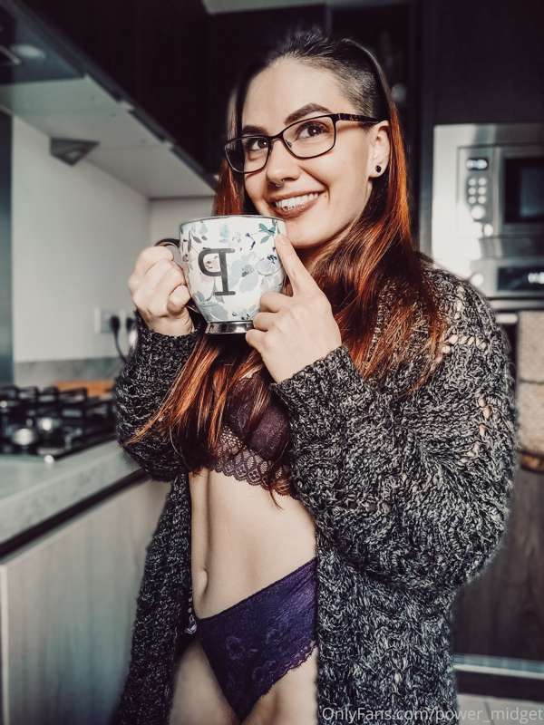 Good morning! 🥰🥰 
Hope everyone has a chilled Sunday 😍
I'm l..