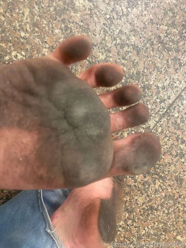 Dirtyfeetlily - Fansly - 19 Apr, 2025 5