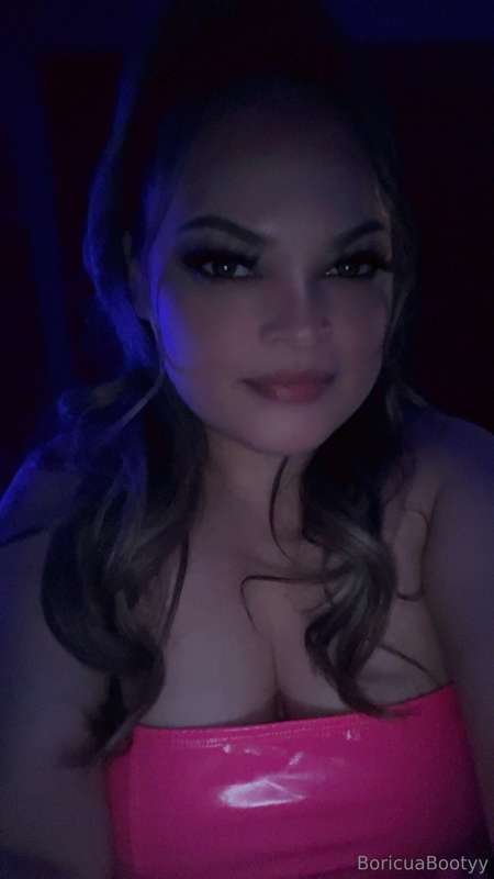 Take me out on a date with soft lighting so I can jerk you o.. 3