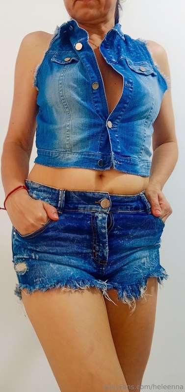 Hola!🎈feliz día mis amores👻 muy casual con ganas de dar un p.. 1