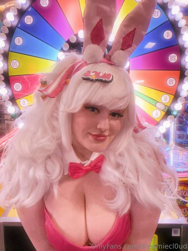 hehe bunny suit alice makes me feel so pretty!!!! 