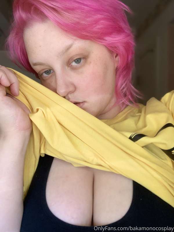 Good morning I took way too many selfies. Fat thiddies under.. 11
