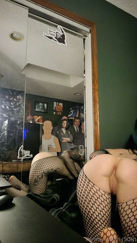 Also, I'll start doing more pictures yall don't seem to hate.. 8
