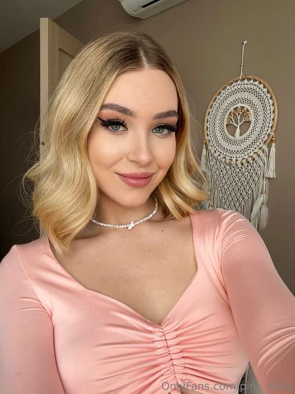 Guys, can you honestly tell me if this light pink color look..
