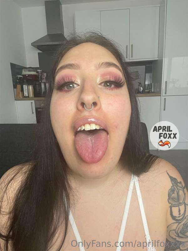 Would you cum on my face?😈