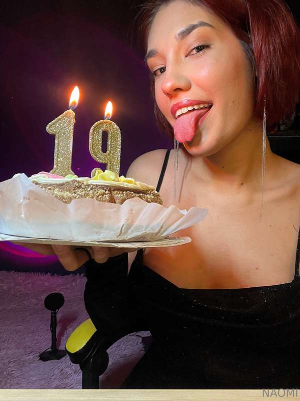 Today I turn 19 🎂💋I just wanted to take a moment to thank ev..
