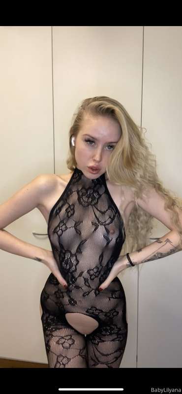 What woud you do if i showed up with only this on? 😜🤤❤️ 3