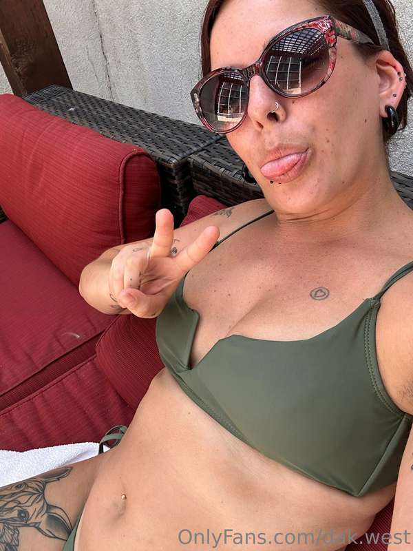 Cum see me play with myself.