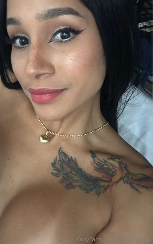 Do you want to cover my face with your sticky cum? 🙈😍