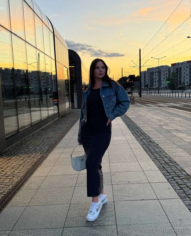 Enjoying this walk and the gorgeous sunset🌅🌅🌅