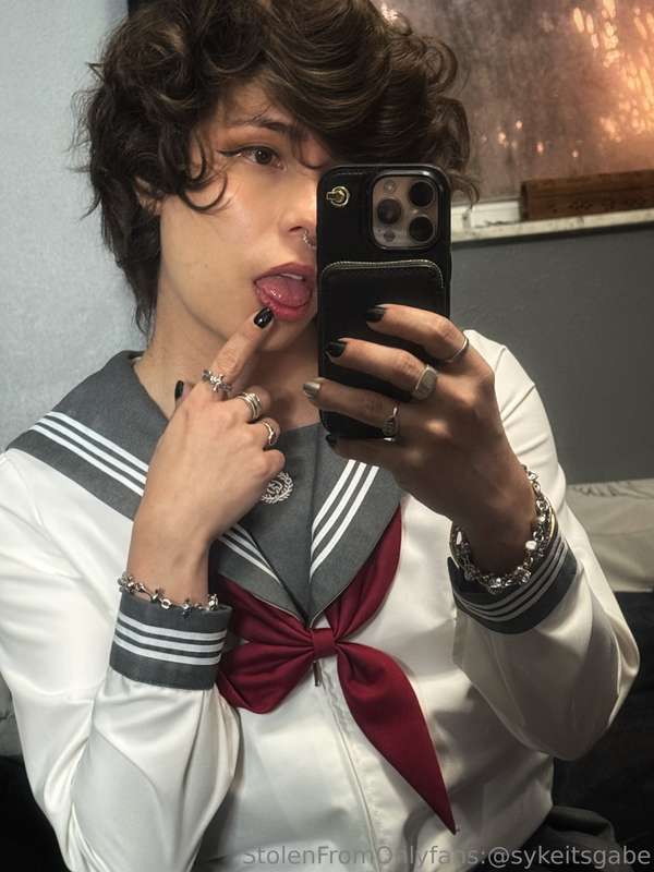 Haii 🫡 Sempaii 🙇 Japanese femboi 🇯🇵 Pics :3  11