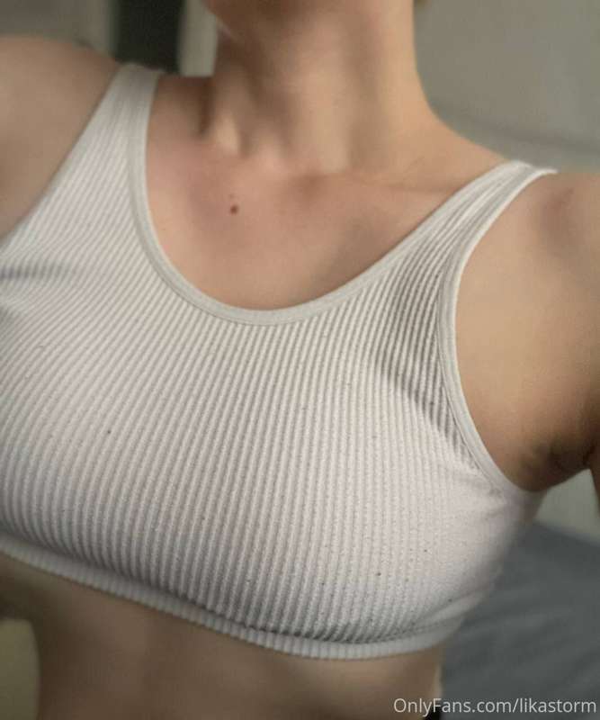 do you want to see what's under this top? 🙈🔞