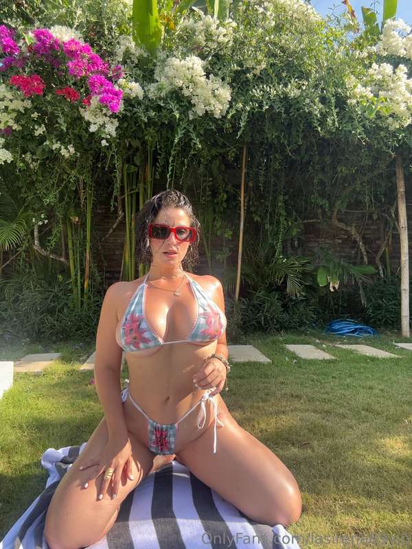 Am I too hot to handle? What do you think? 😈