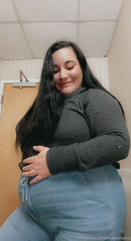 Streaming tonight @ 10:30pm EST! Hope to see you all there 🥰.. 4