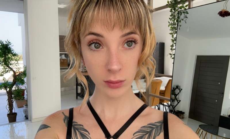 need someone to cum on my face ASAP