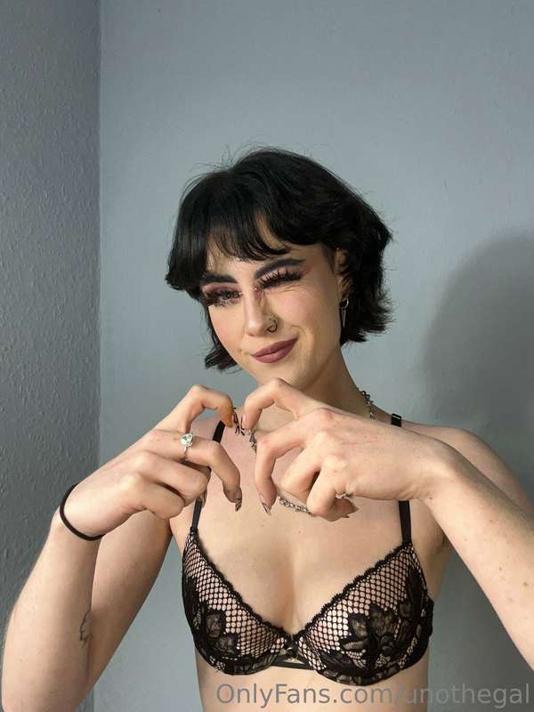 How was your valentines sexy xx  😘 don’t forget to like my i.. 4