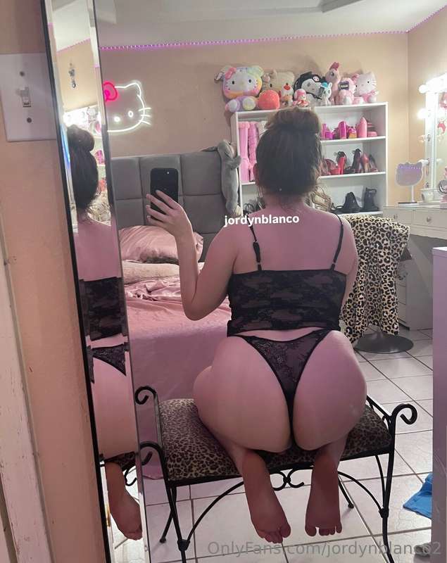 Don’t miss my $3 sale on @jordynblanco to see the naked vers.. 2