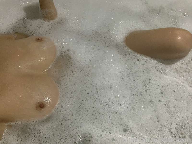 Bath with bubbles 💦❤️