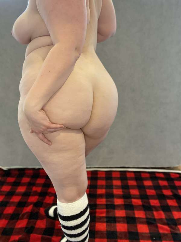 Imagining myself on this blanket, in front of a warm firepla..