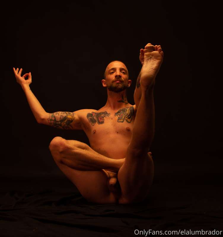 Photoshoot. Yoga. Model: @nakedyogamen 2