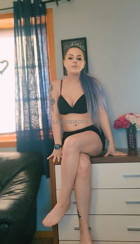 Isaredbirdvip - Onlyfans - 26 Apr, 2025 1