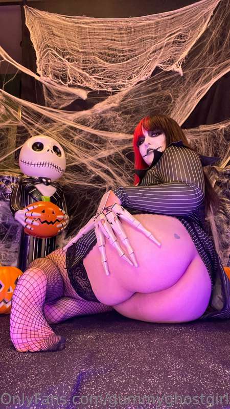 The pumpkin queen 👑💀 19