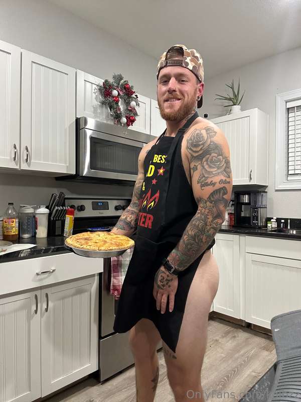 Hey guys, I baked a pie. What do you like better, apple pie .. 2