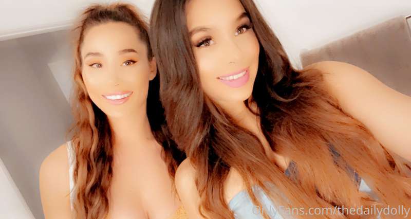 Doing a live tonight with @trainwithtay 🥰💦😋 who will I see t..
