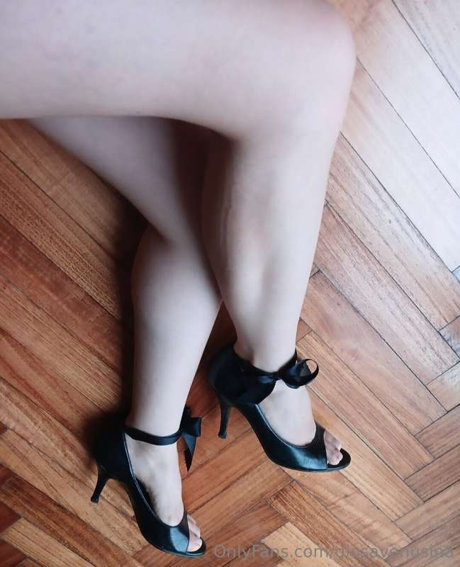 I want to hold you tightly with my legs while you move on to..