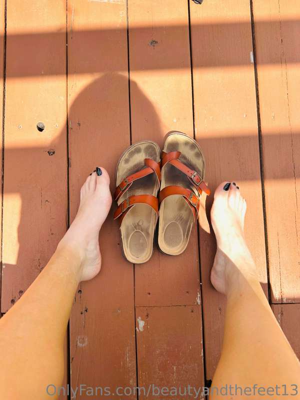 The smell of these sandals is INCREDIBLE 🥵