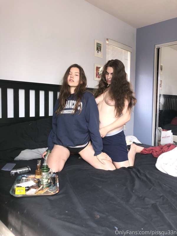 my girlfriend had my pussy wet after the first 2 photos <3 w.. 21