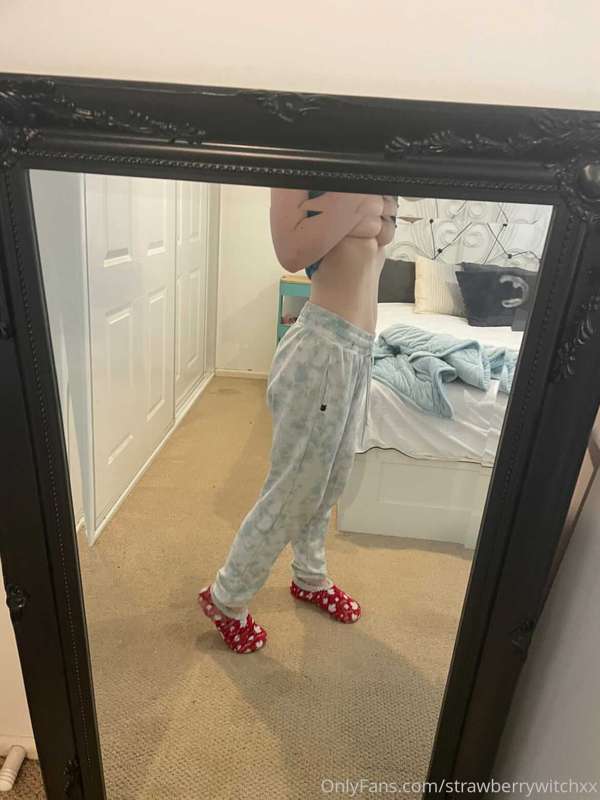 Lockdown attire 🍓 Xx 4