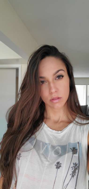Hey, hi hello. I'm cute, send me tips and dick pics