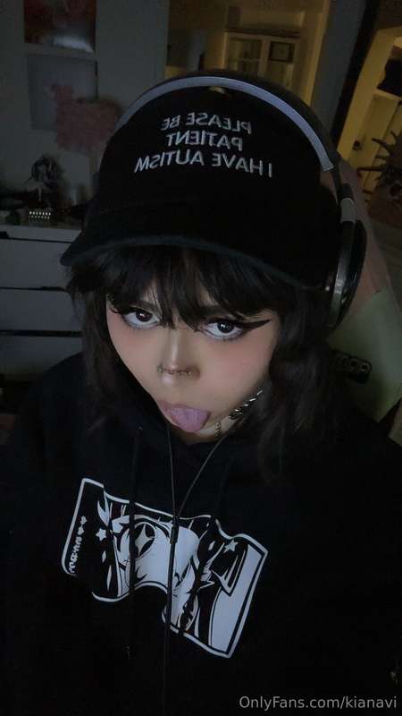Some pics of me I just took 💕

Are there any needy boys and .. 3