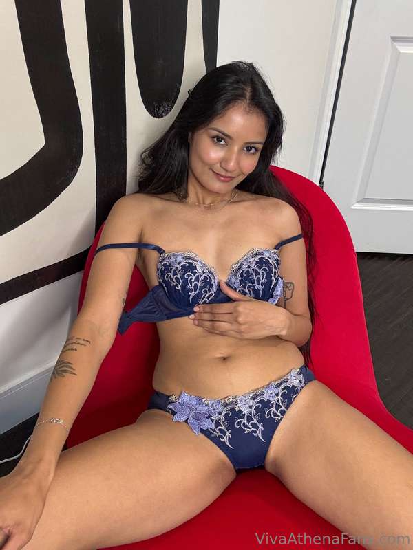 suck on my bite-size nips 💦🙈 1