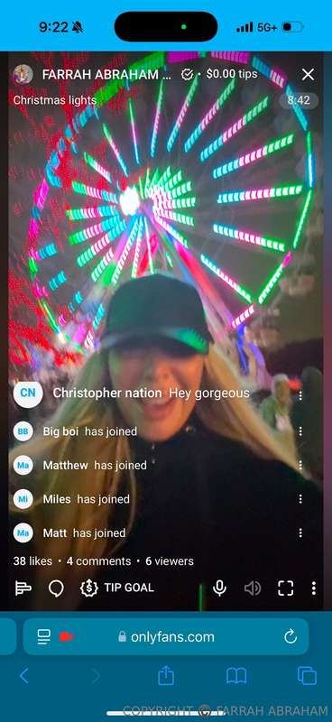 🎅Trail of lights was funnnn! Needed some holiday cheer! A li.. 3